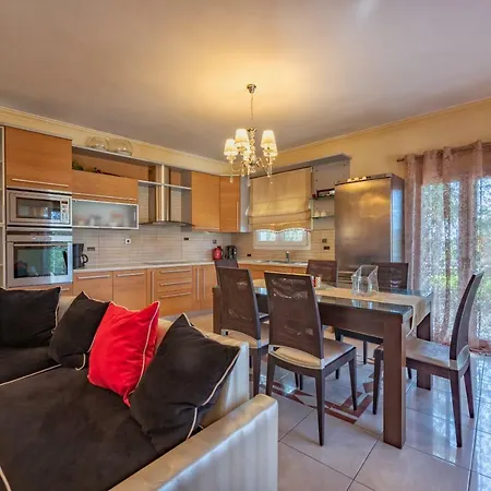 Апартаменты Helios Maisonette