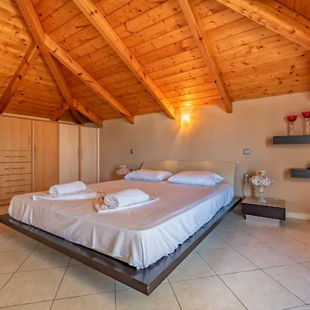 Helios Maisonette Lejlighed