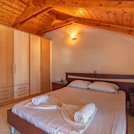 Апартаменты Helios Maisonette